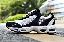 Load image into Gallery viewer, Nike Air AIR WORLD - Black
